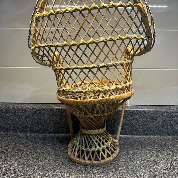 Vintage Wicker Peacock Plant Chair - Picture 4 of 6